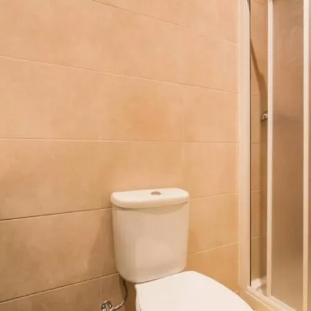 Charming Sunny Terrace / One Bedroom Lissabon